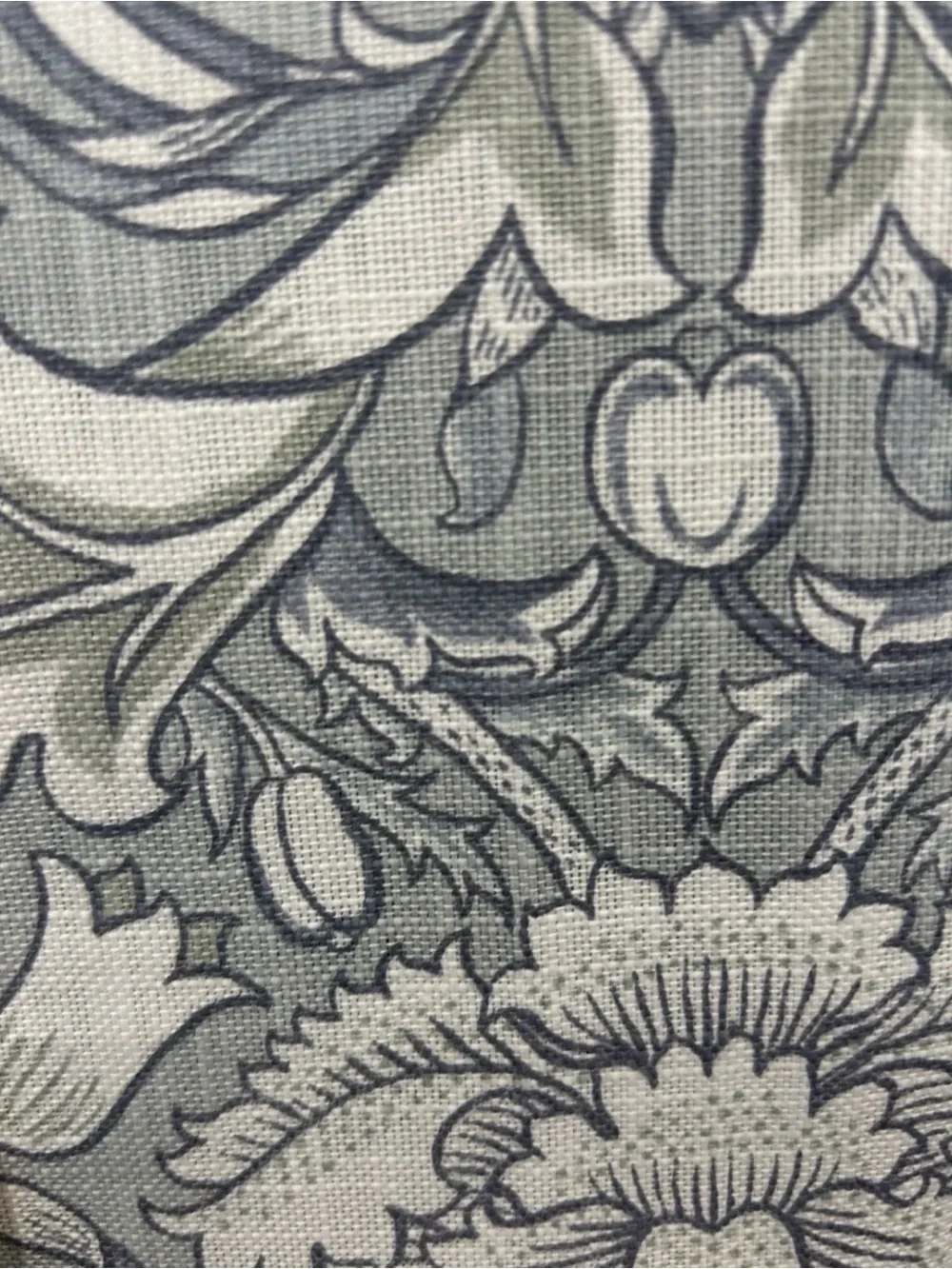 MORRIS & Co Severne Blue Floral Scroll 60 x 102